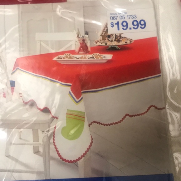 Christmas Table Cloth - Picture 3 of 6